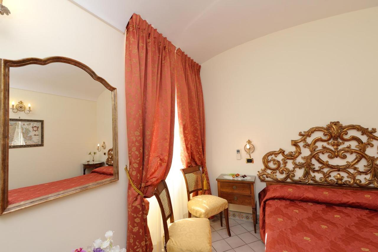 Amalfi Old Square Room & Apartments Εξωτερικό φωτογραφία
