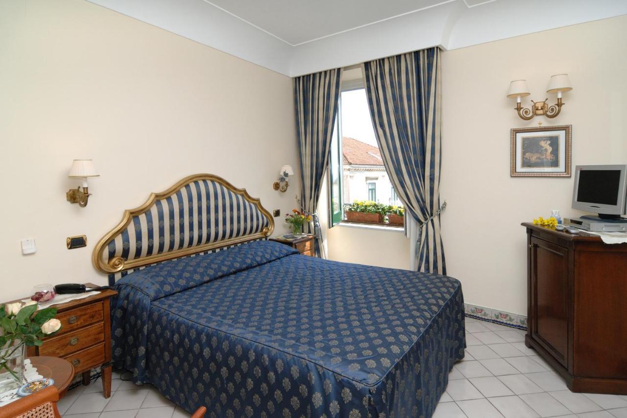 Amalfi Old Square Room & Apartments Εξωτερικό φωτογραφία
