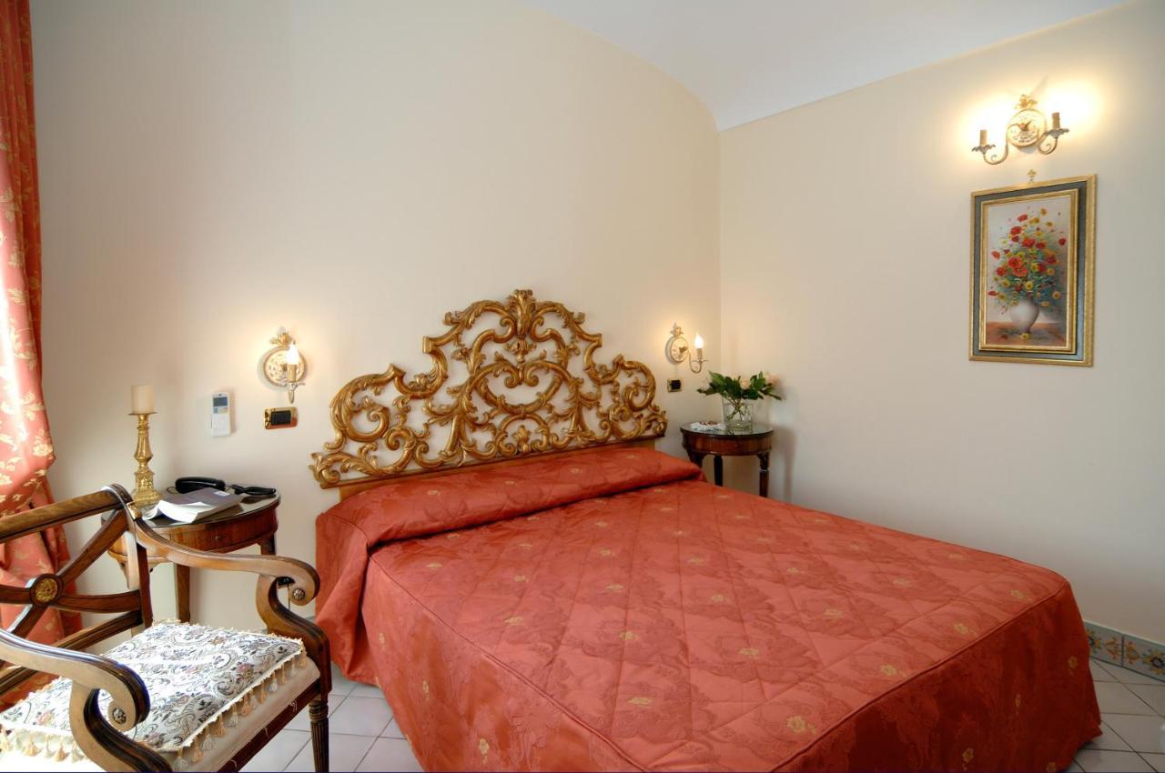 Amalfi Old Square Room & Apartments Εξωτερικό φωτογραφία