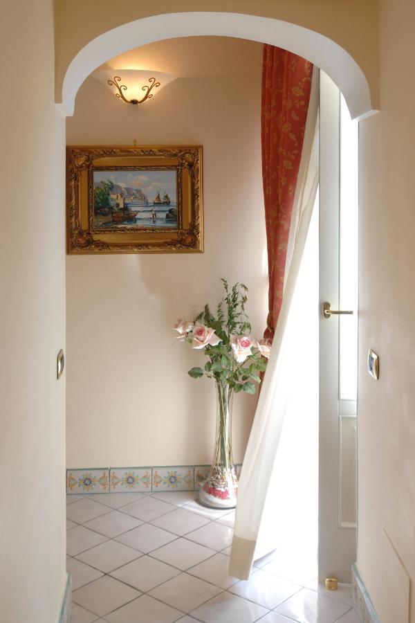 Amalfi Old Square Room & Apartments Εξωτερικό φωτογραφία