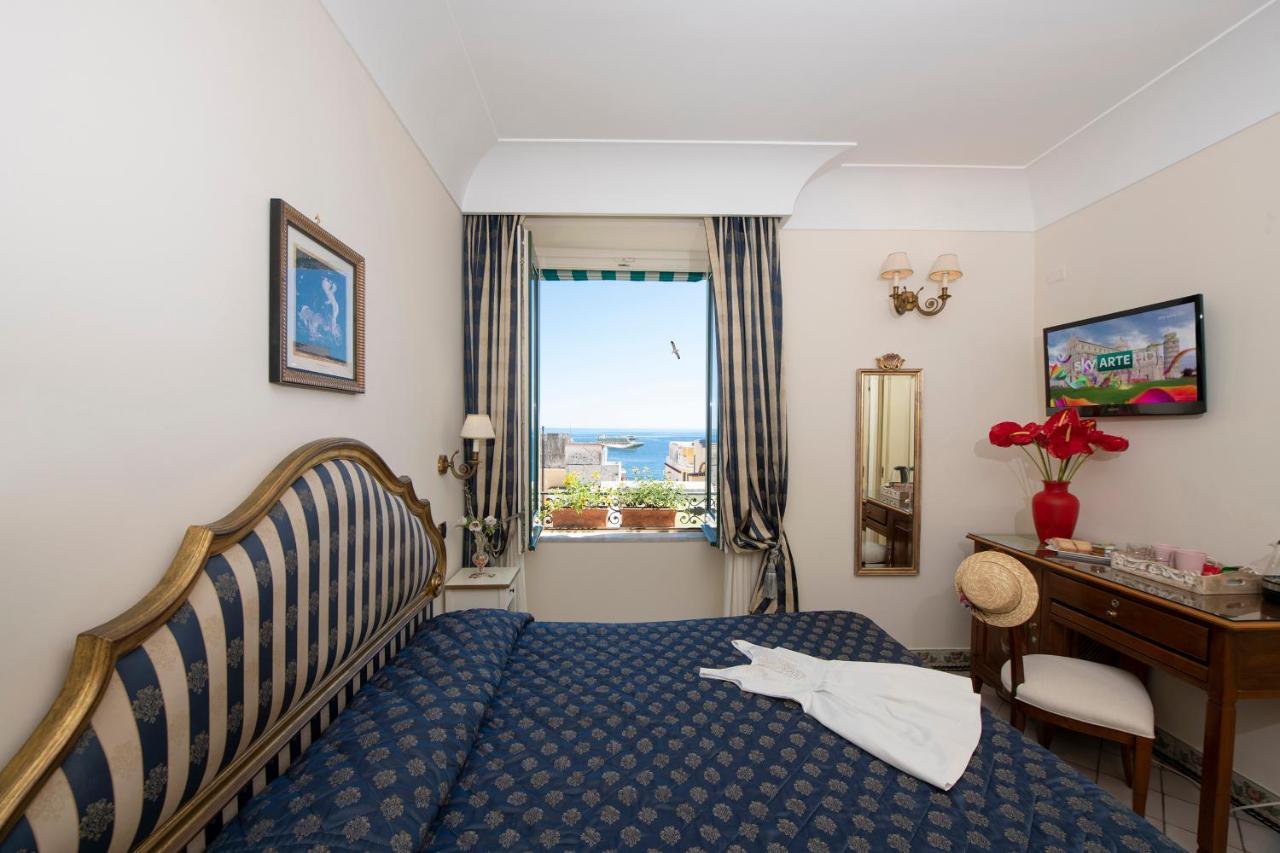 Amalfi Old Square Room & Apartments Εξωτερικό φωτογραφία