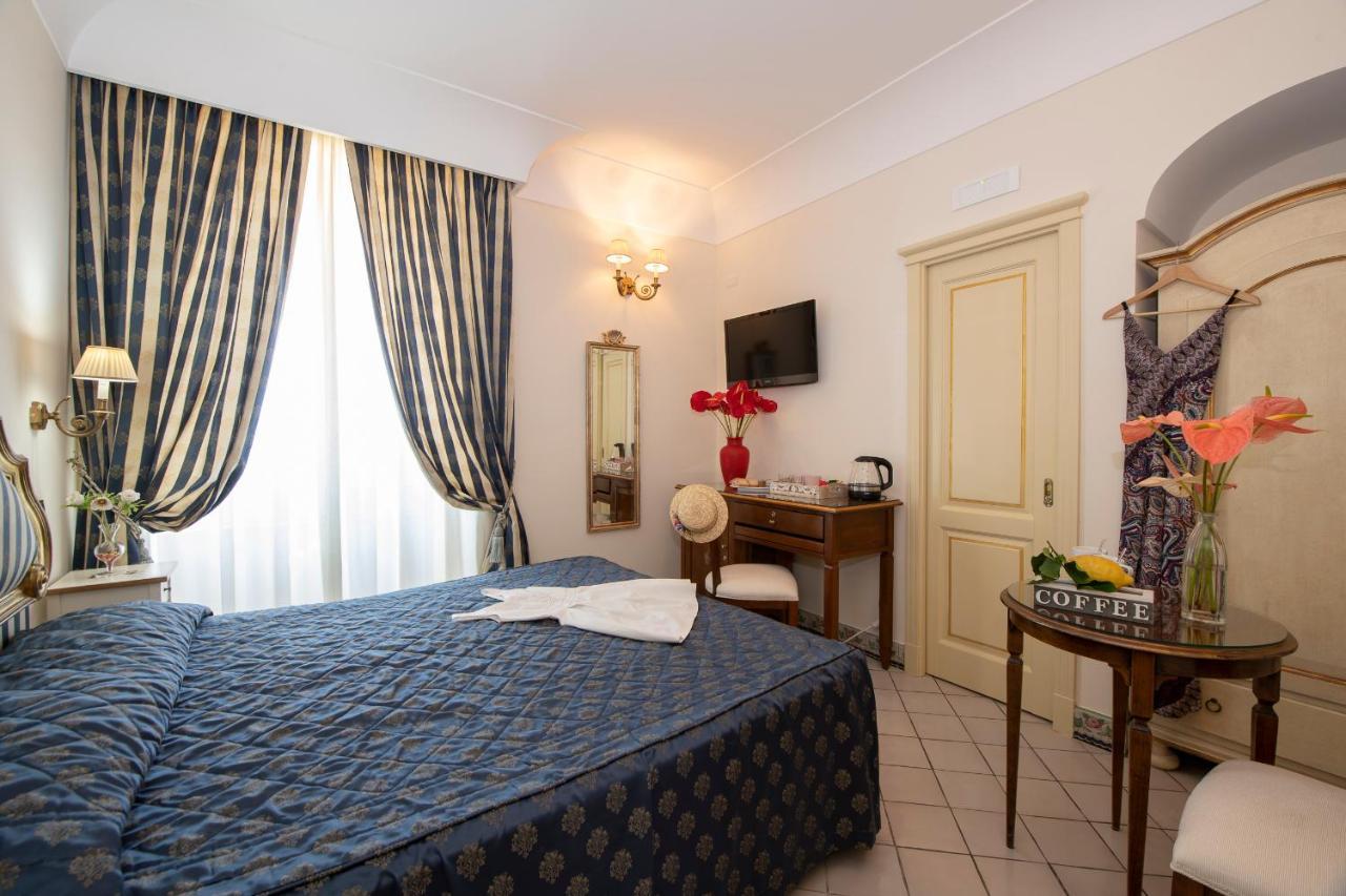 Amalfi Old Square Room & Apartments Εξωτερικό φωτογραφία