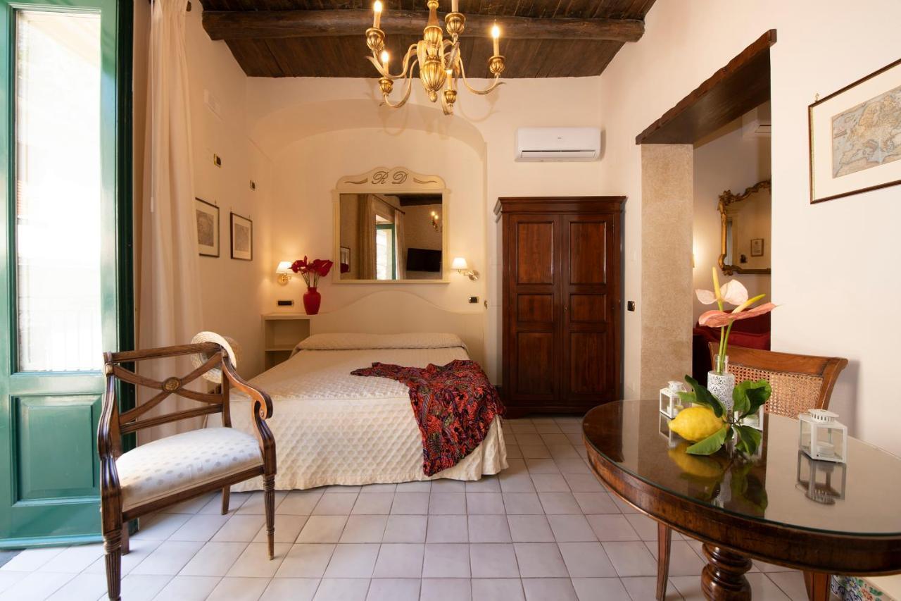Amalfi Old Square Room & Apartments Εξωτερικό φωτογραφία