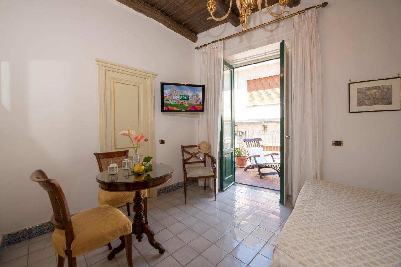 Amalfi Old Square Room & Apartments Εξωτερικό φωτογραφία