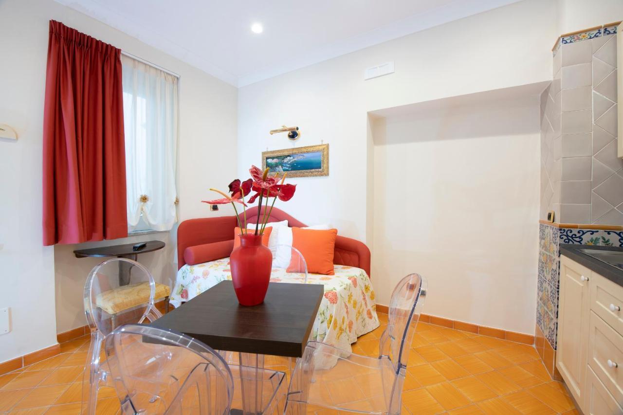 Amalfi Old Square Room & Apartments Εξωτερικό φωτογραφία