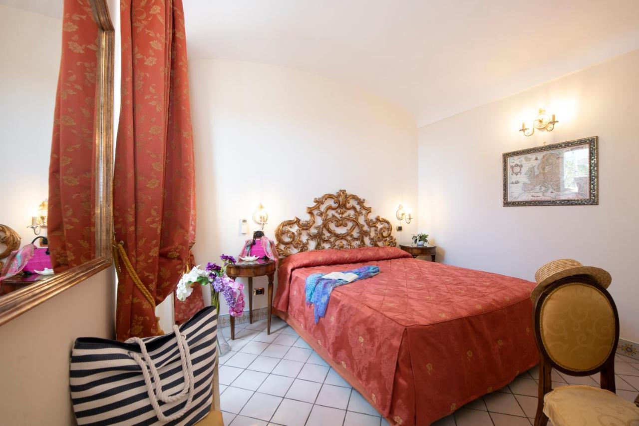 Amalfi Old Square Room & Apartments Εξωτερικό φωτογραφία