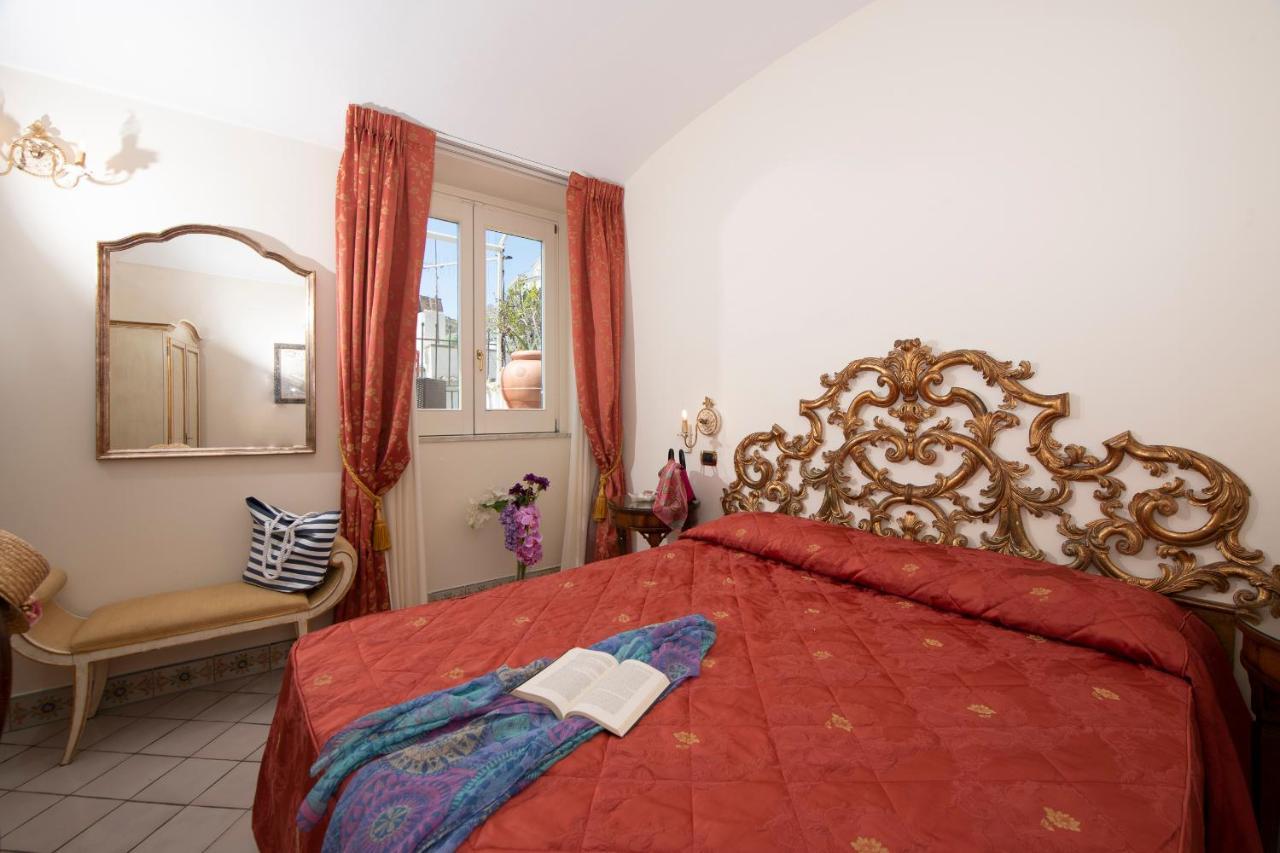 Amalfi Old Square Room & Apartments Εξωτερικό φωτογραφία