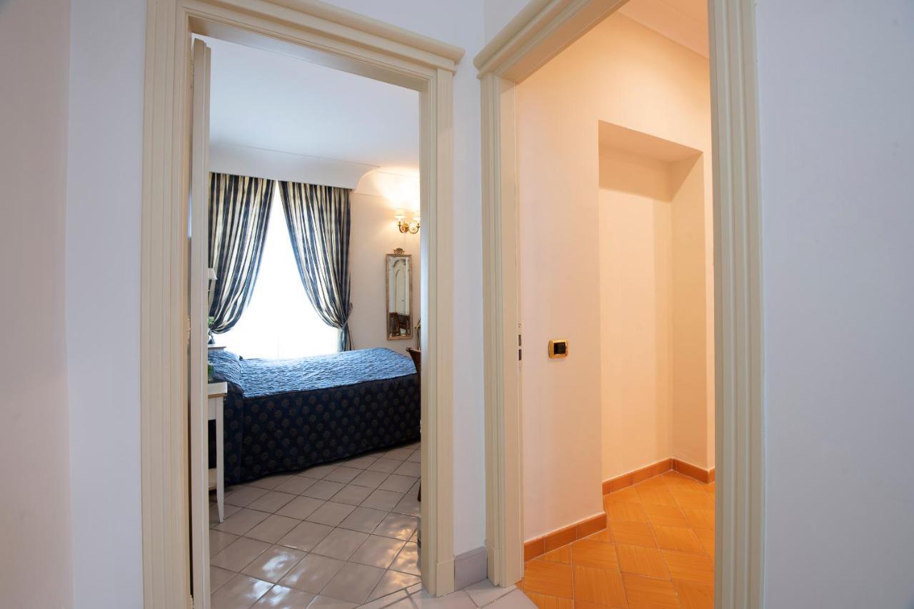 Amalfi Old Square Room & Apartments Εξωτερικό φωτογραφία